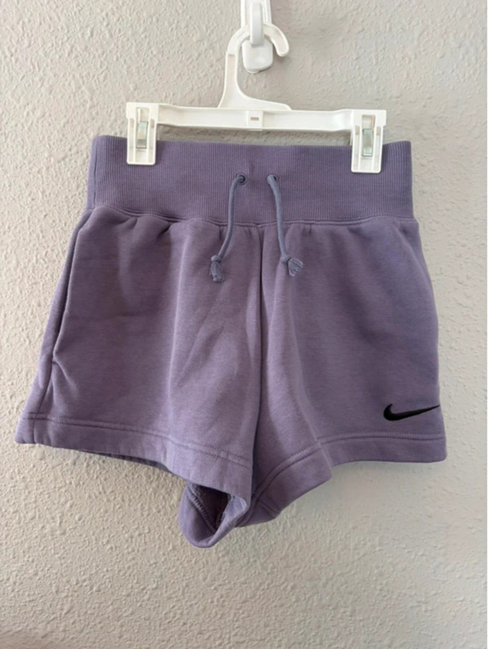 Nike purple high waisted sweat shorts size XS. Fleece lined feels brand new